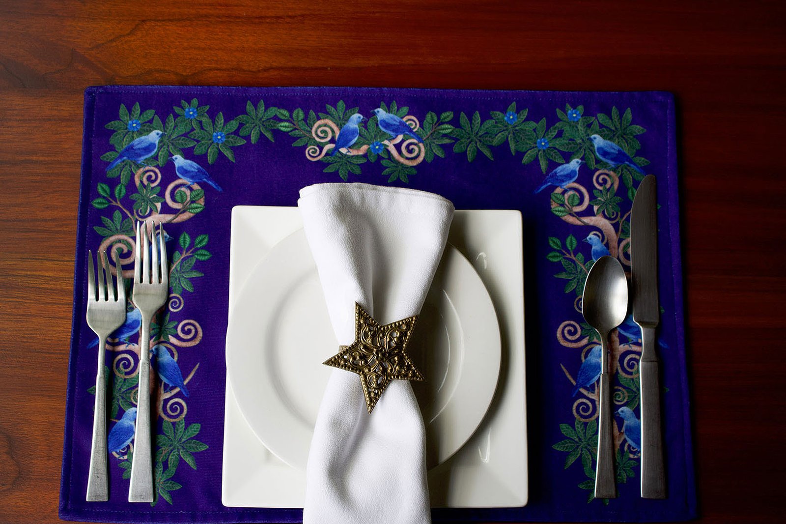 placemat-blue-grey-tanagers